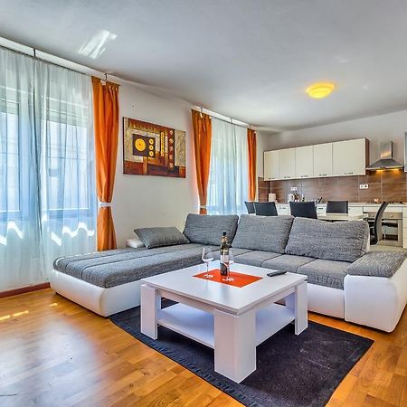 Luxury Apartments Domgjoni Подстрана Экстерьер фото