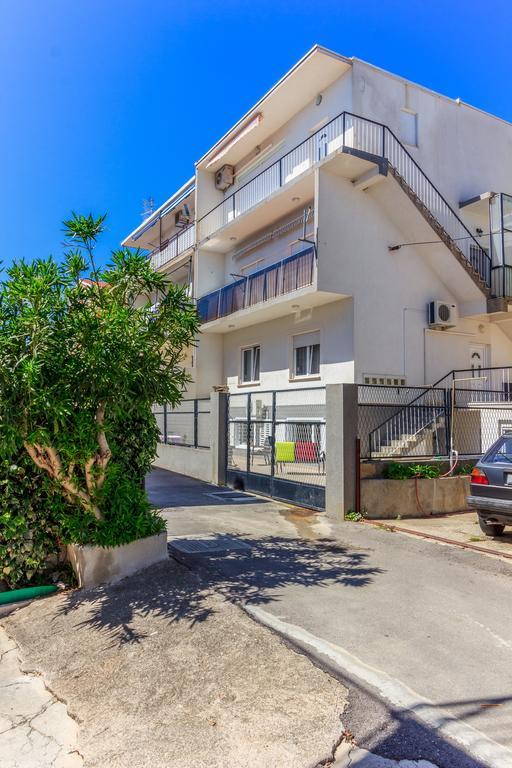 Luxury Apartments Domgjoni Подстрана Экстерьер фото